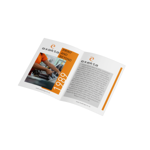 Vikt folder med 4 sidor att sätta ditt eget tryck på